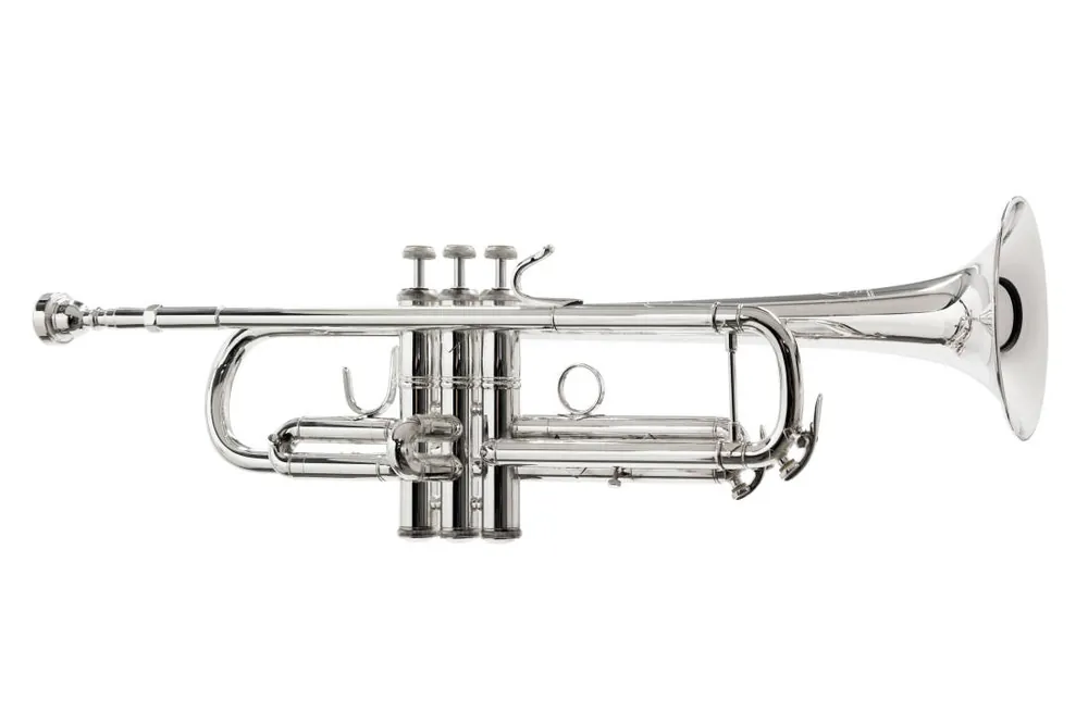 Bach Custom Bb Trumpet, 37 Bell, Silver Plated w/Gig Case Bon Plan