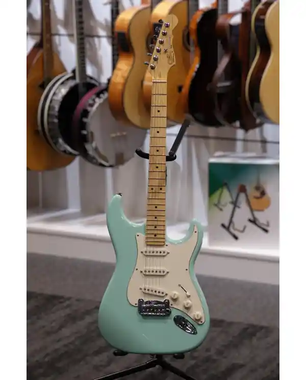 G&L LEG-SRF-M-VTSN GUITARE ELECTRIQUE TYPE STRATOCASTER SURF GREEN Solde