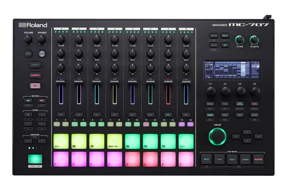 Roland MC-707 8-Channel Groovebox Jusqu'à Épuisement Des Stocks