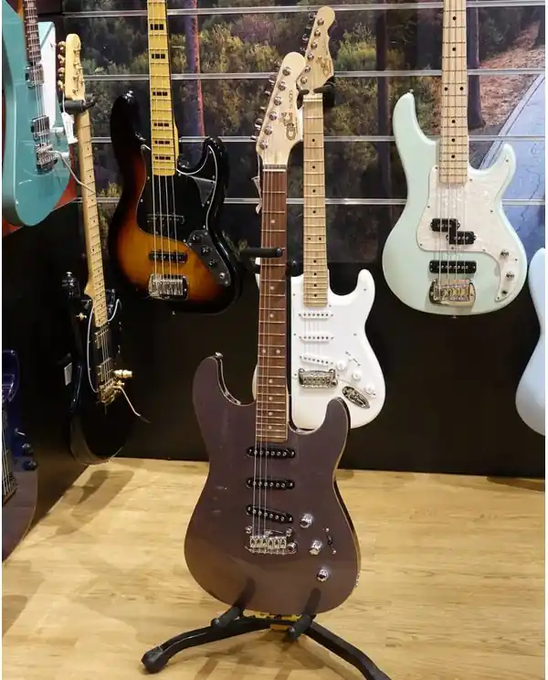 Remise G&L S500-GRP-R-WB GUITARE ELECTRIQUE TYPE STRATOCASTER GRAPHITE