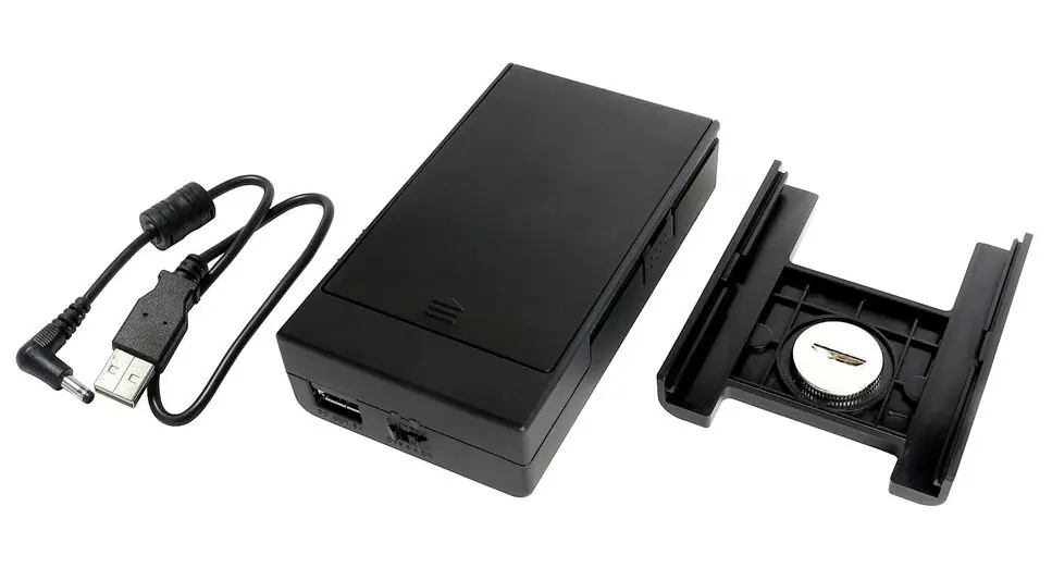 Tascam Alimentation externe 5V Pack de piles 6 x LR06 AA Prix Cassé