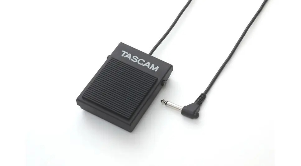 Tascam Télécommande à pied pour Studio 24, DP 008 et TA-1VP. Promotion