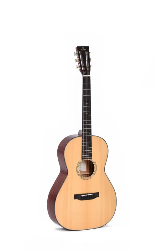 Sigma CUSTOM S000M-18S ETUI SSC Certifié