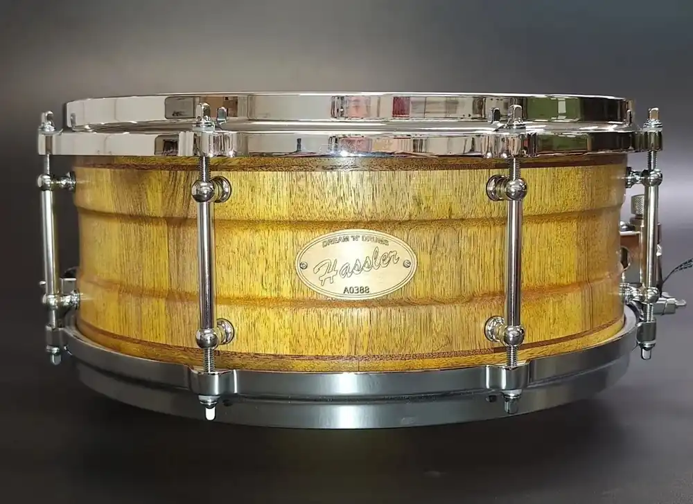 HASSLER A0388 14 x 5,5 Custom Shop Noyer Ondé Prix Cassé