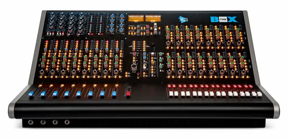API The Box 8 Summing Mixer and Recording Console Quantité Limitée